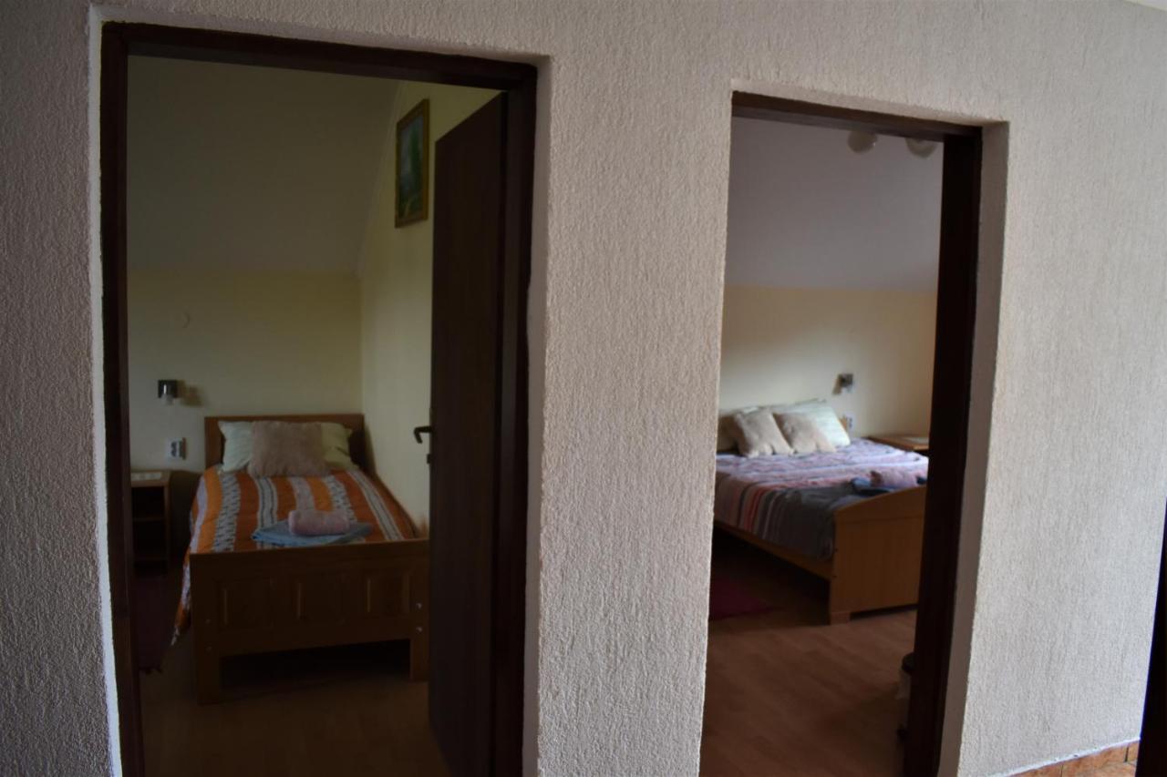 Apartments Sabljak Rakovica Exteriör bild