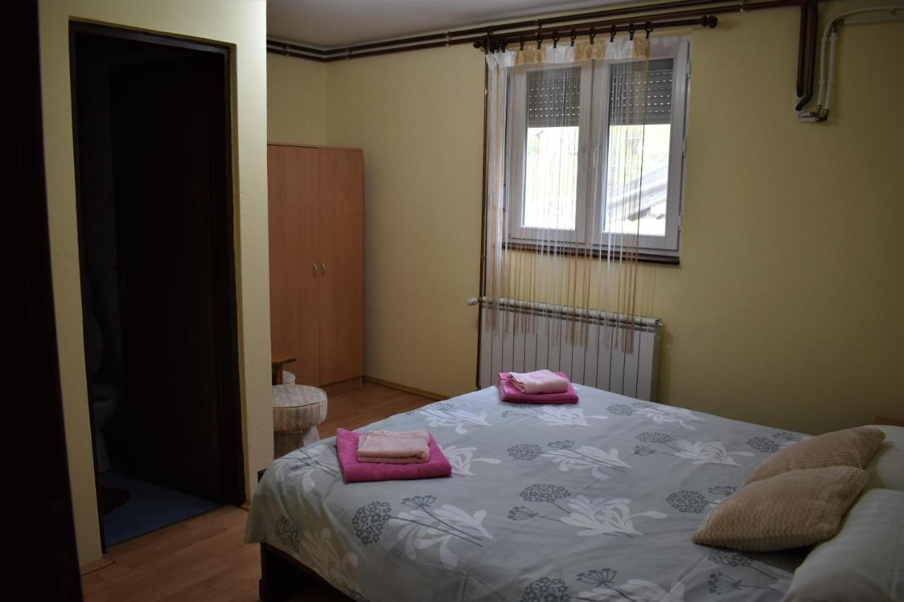 Apartments Sabljak Rakovica Exteriör bild
